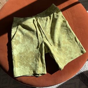 Lululemon - City Sweat Short (9”) - Size Large Mens *Discontinued*